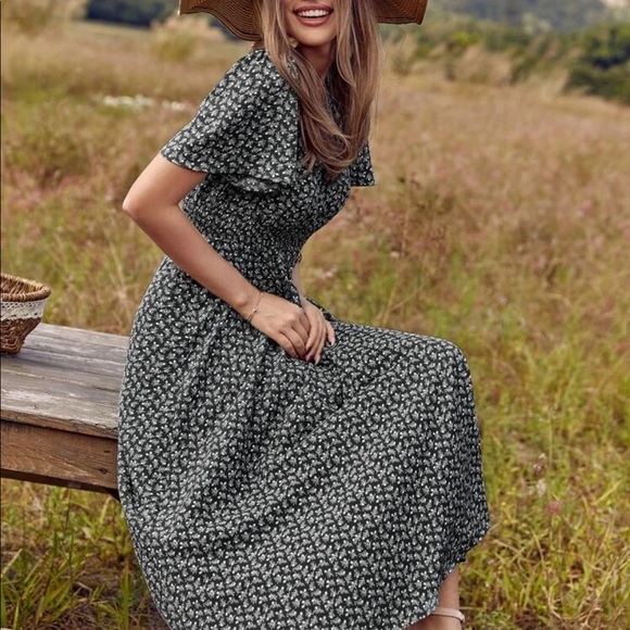 Boho floral print shirred dress - Picture 6 of 6